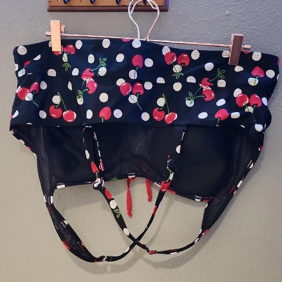 Torrid Retro Chic Black Swim Top - Picture 3 of 4